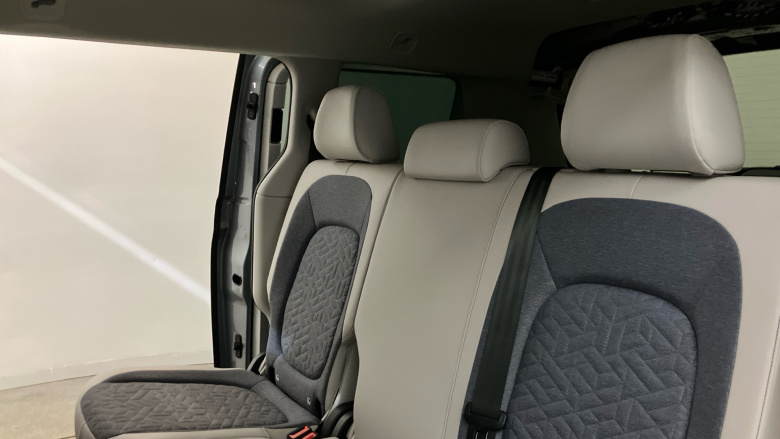 Volkswagen ID. Buzz 150kW 1ST Edition Pro 77kWh 5dr Auto Electric Estate